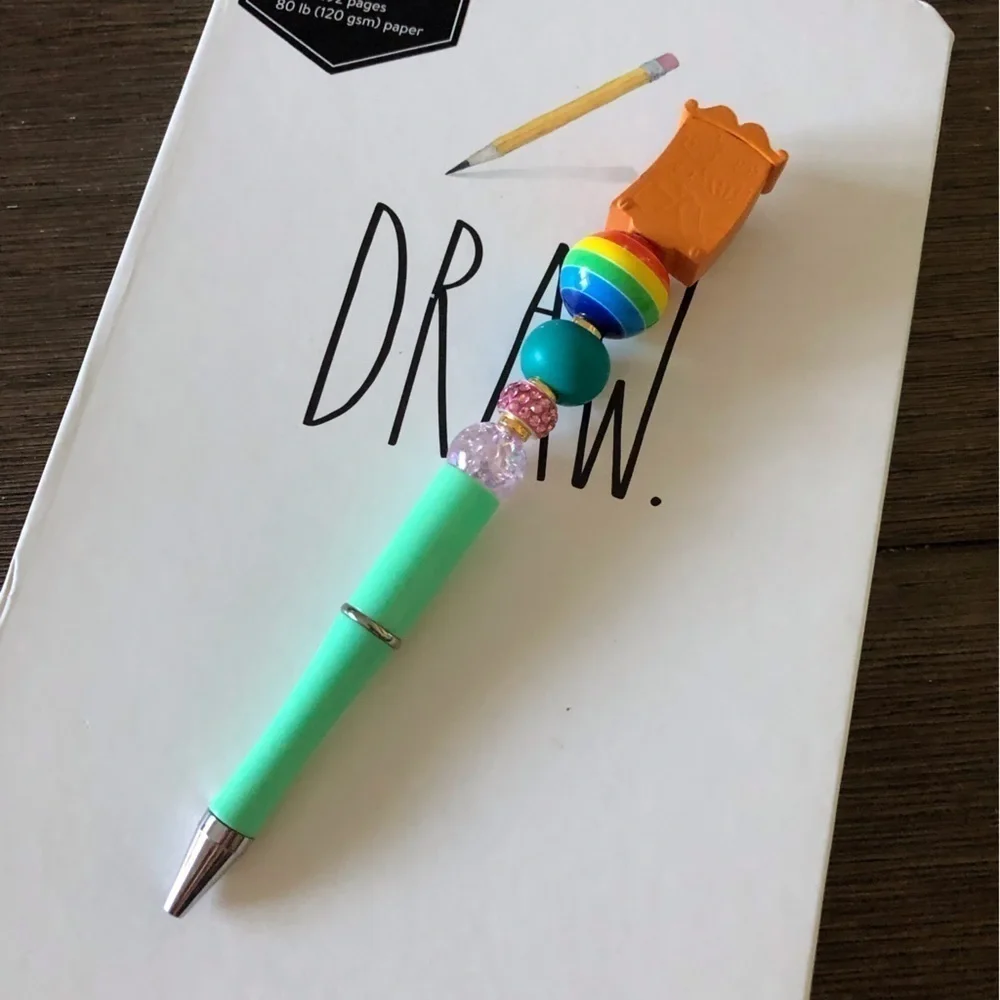 Disney Doorables: Alice in Wonderland: Doorknob handmade beaded pen